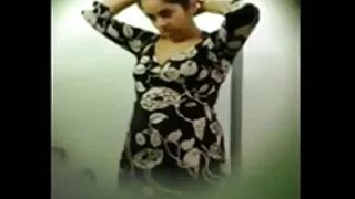 Fucked Divi kaili titted meitenes ar baseinu