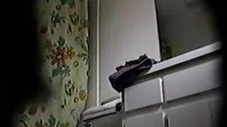Mulatto stāda blondīne, matains maksts ar savu lielo Falls