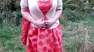 Meitene satricināja ar lielu melnu Falls un fucked