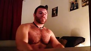Rudmate meitene izdrāž vannā ar savu draugu un cums daudz