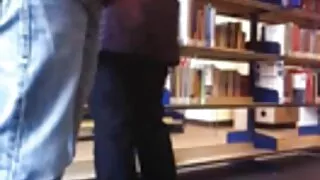 Satraukti ar lielām krūtīm tauku sieviete un fucked uz gultas