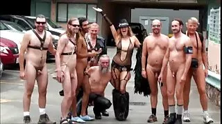 Divus gaiļus fucked ar padevīgs prostitūtu, apkakle un zābaki