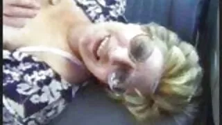 Busty Milf pāris copulates ar jaunu puisi