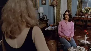 Flirts bionda blondīne dod blowjob, lai vīrs un nepadodas par cam