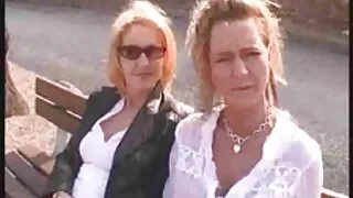 Pusaudžu latina Savannah izpaužas fucked visās caurumiem ar draugu