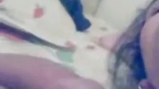 Busty lesbietēm undressing un rada erotiski studijā